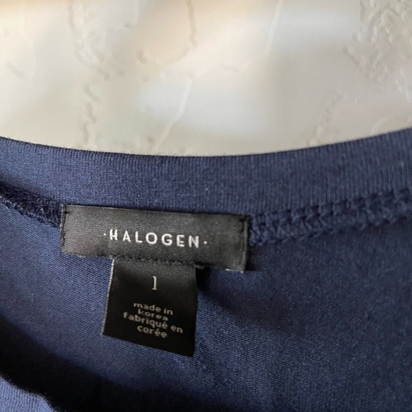 Halogen|Navy short sleeve blouse with mixed material and ruffle hem•••1X - Picture 6 of 10